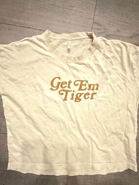 Rylee + Cru Cream Short Sleeve Tee with Gold Script Graphic